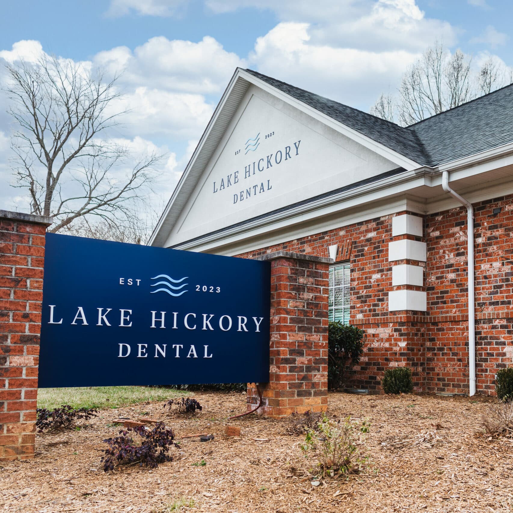 Dr. Robert Steljes. Lake Hickory Dental. General Dentist, General & Family, Cosmetic Dentistry, Restorative Dentistry, SureSmile Clear Aligners, Dental Implants, CEREC Same-Day Crowns, Extractions, Root Canal Therapy, Emergency Dentistry, Teeth Whitening, Veneers. Dentist in Hickory, NC 28601